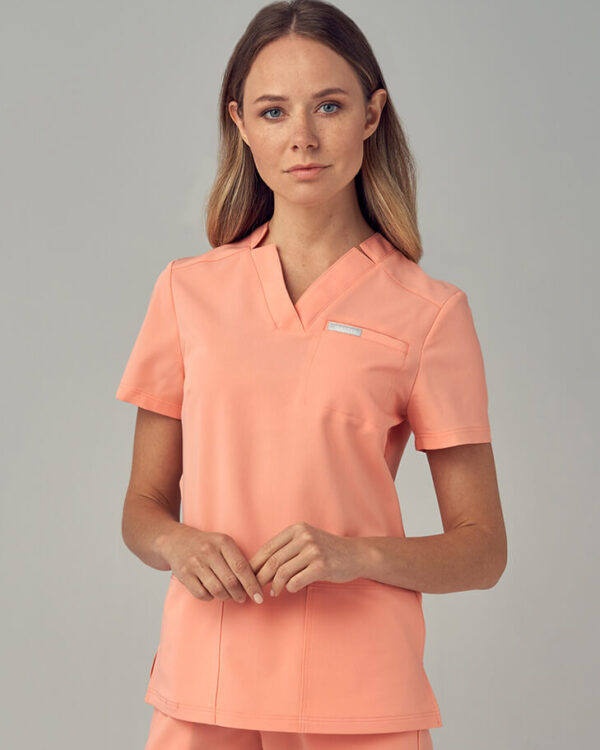 Bluza Medyczna Damska – Scrubs Comfy Peach