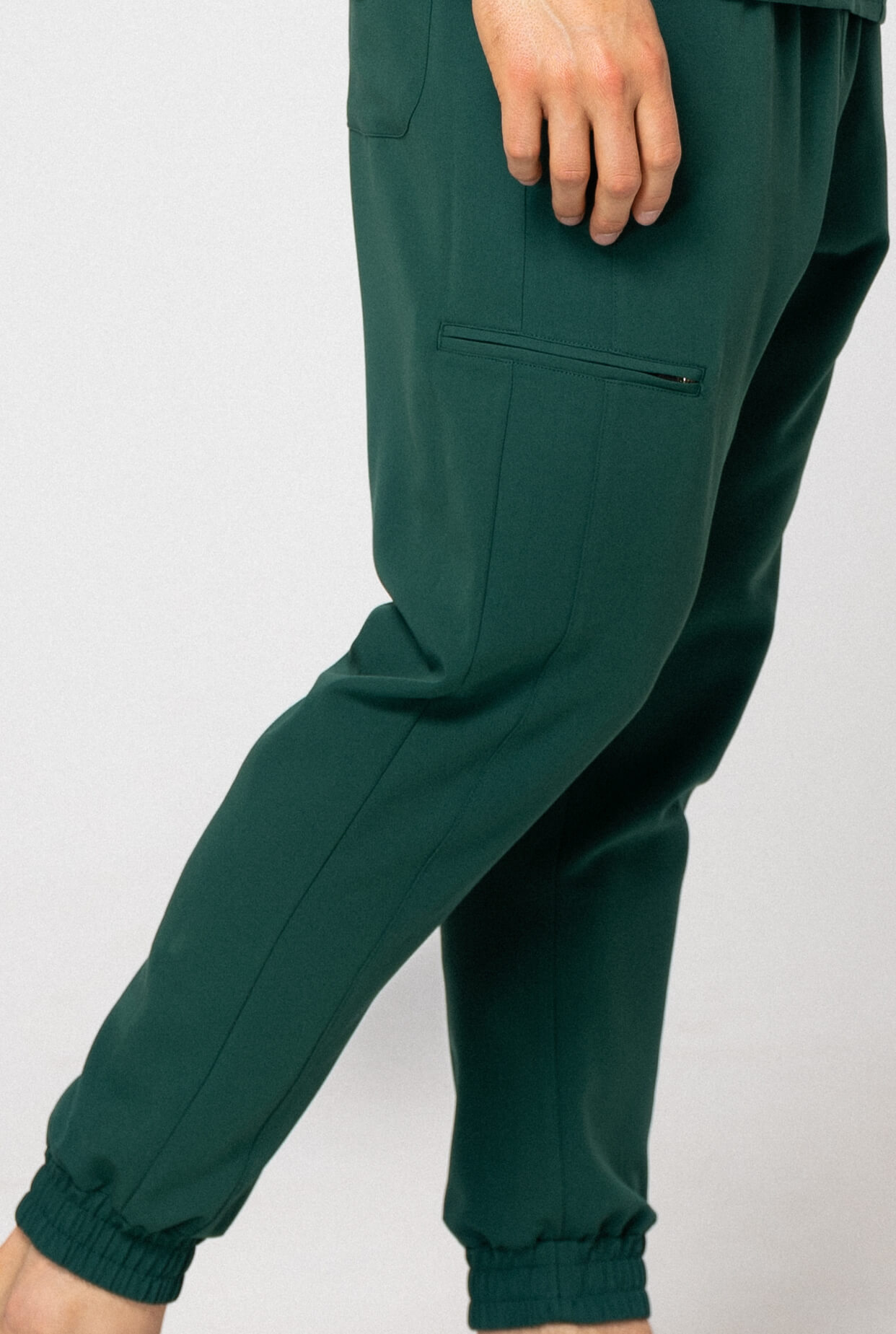 sporty-dark-green-spodnie-detal