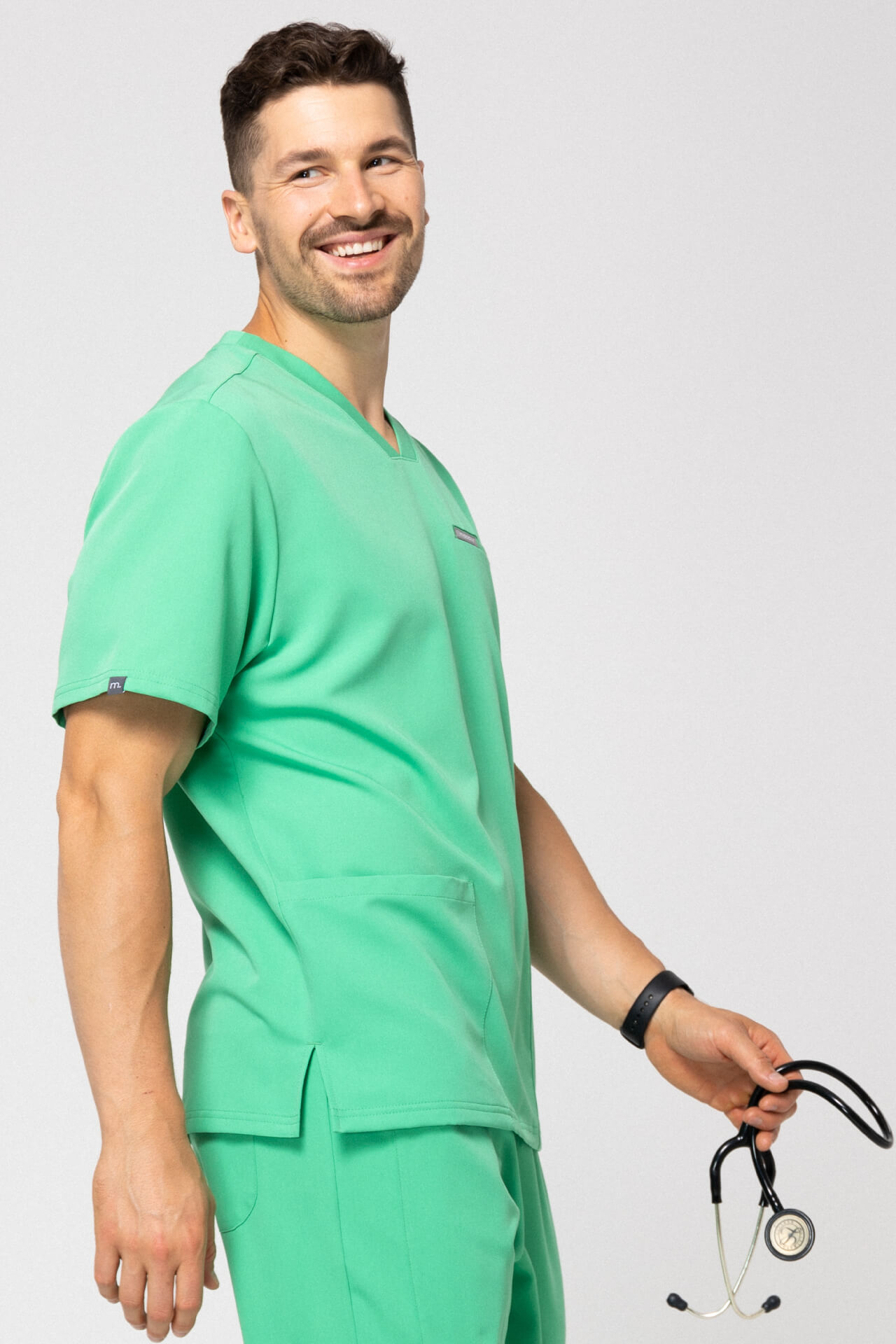 sporty-light-green-bluza-2